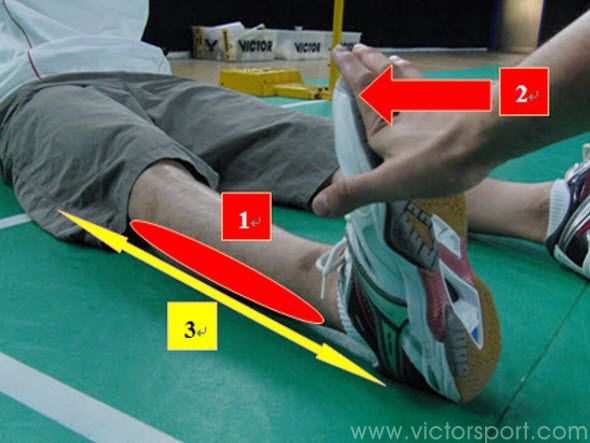 簡単なバドミントンスポーツ傷害の処置方法（１）：痙攣（けいれん）